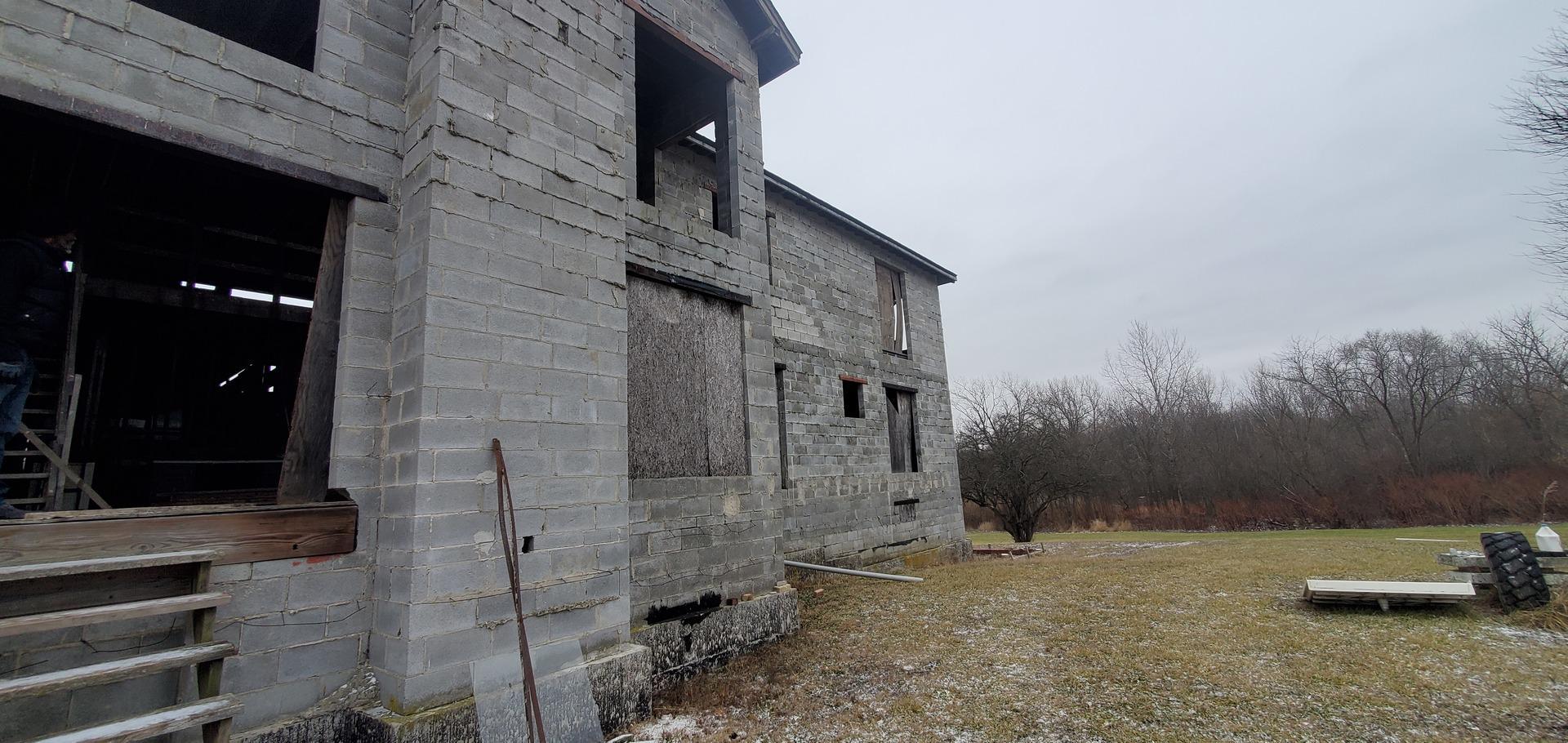 22844 Miller Road Steger, IL 60475 - Photo 8 of 10 a view of a entrance gate of the house