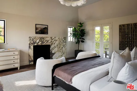 $4,395,000 | 900 South Longwood Avenue, Los Angeles, CA 90019