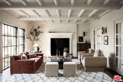 $4,395,000 | 900 South Longwood Avenue, Los Angeles, CA 90019