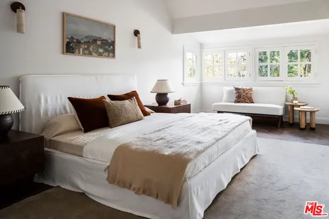 $4,395,000 | 900 South Longwood Avenue, Los Angeles, CA 90019