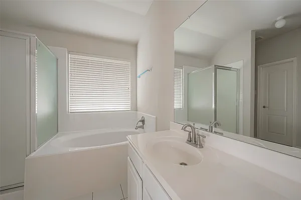 $2,099 | 11814 Copperas Creek Drive, Sugar Land, TX 77498