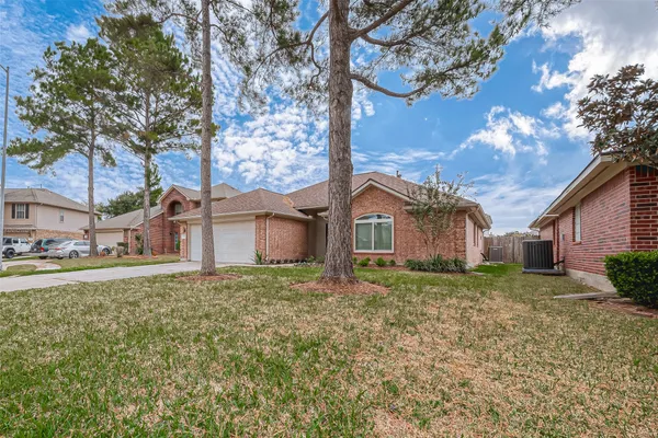 $2,099 | 11814 Copperas Creek Drive, Sugar Land, TX 77498
