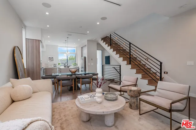 $1,495,000 | 4427 North Studio Place, Studio City, CA 91602