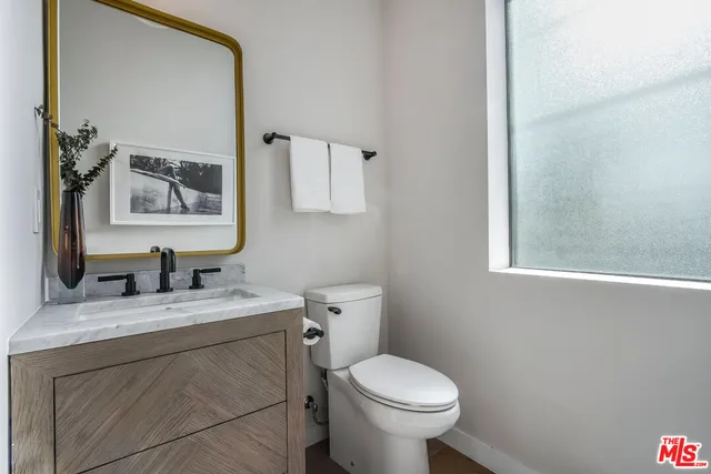 $1,495,000 | 4427 North Studio Place, Studio City, CA 91602