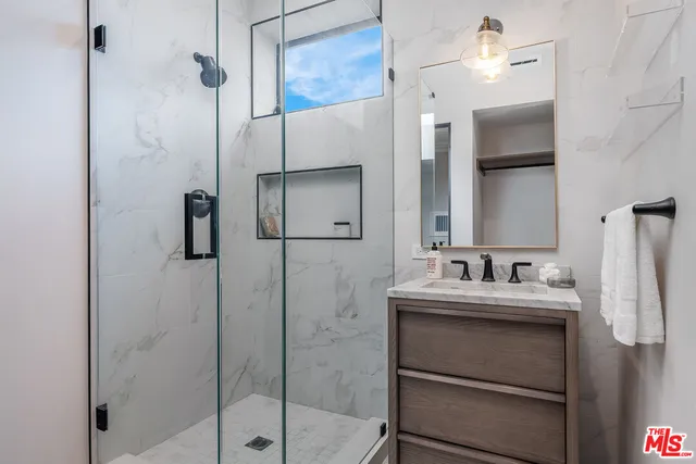 $1,495,000 | 4427 North Studio Place, Studio City, CA 91602