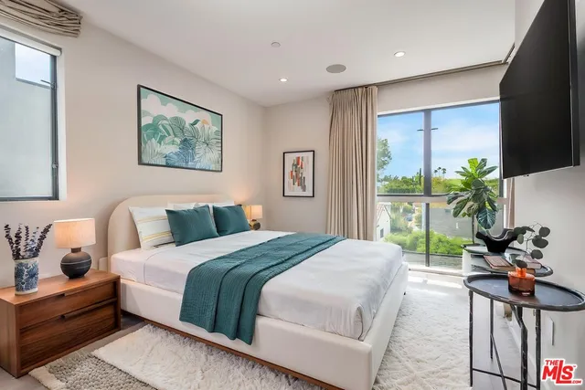 $1,495,000 | 4427 North Studio Place, Studio City, CA 91602