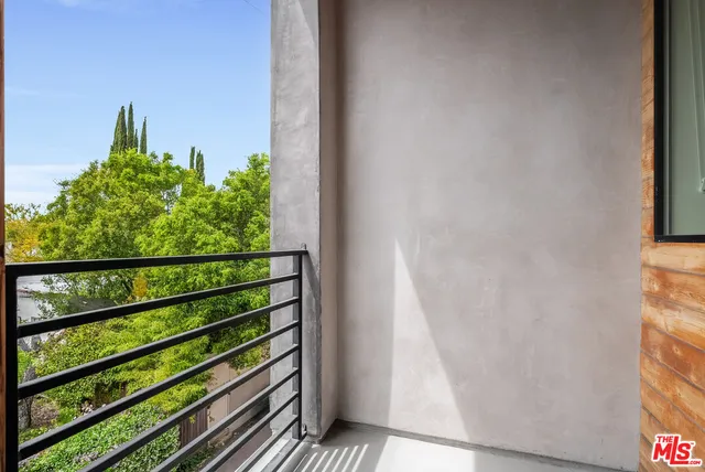 $1,495,000 | 4427 North Studio Place, Studio City, CA 91602