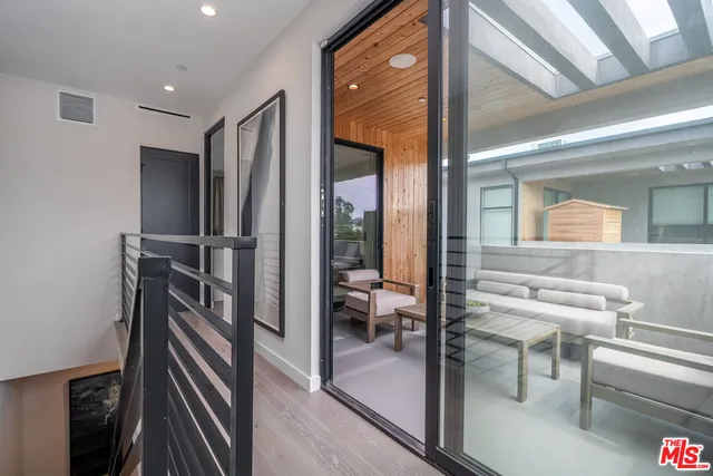 $1,495,000 | 4427 North Studio Place, Studio City, CA 91602