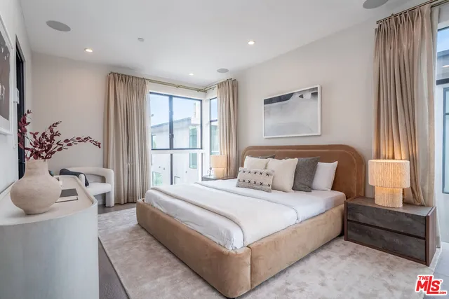 $1,495,000 | 4427 North Studio Place, Studio City, CA 91602