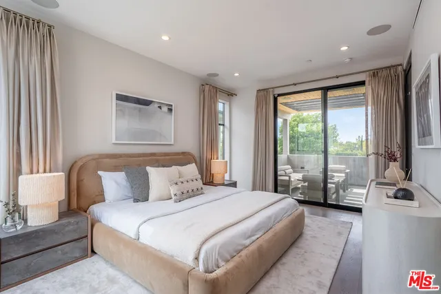 $1,495,000 | 4427 North Studio Place, Studio City, CA 91602