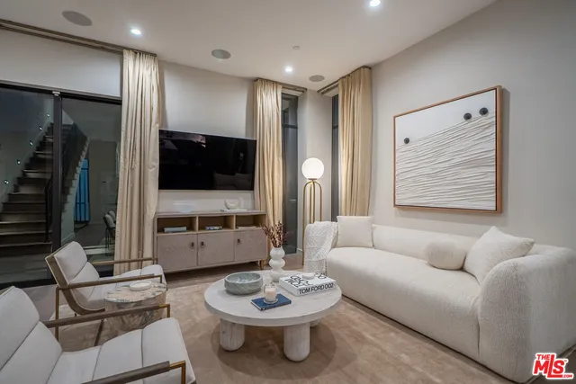 $1,495,000 | 4427 North Studio Place, Studio City, CA 91602