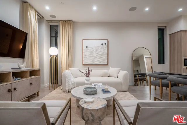 $1,495,000 | 4427 North Studio Place, Studio City, CA 91602