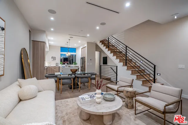 $1,495,000 | 4427 North Studio Place, Studio City, CA 91602