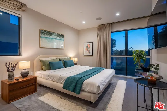 $1,495,000 | 4427 North Studio Place, Studio City, CA 91602