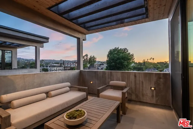 $1,495,000 | 4427 North Studio Place, Studio City, CA 91602