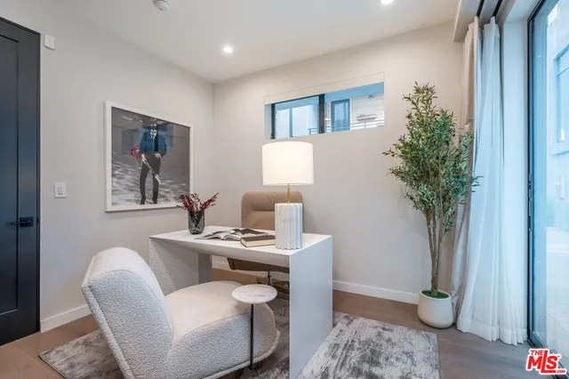 $1,495,000 | 4427 North Studio Place, Studio City, CA 91602