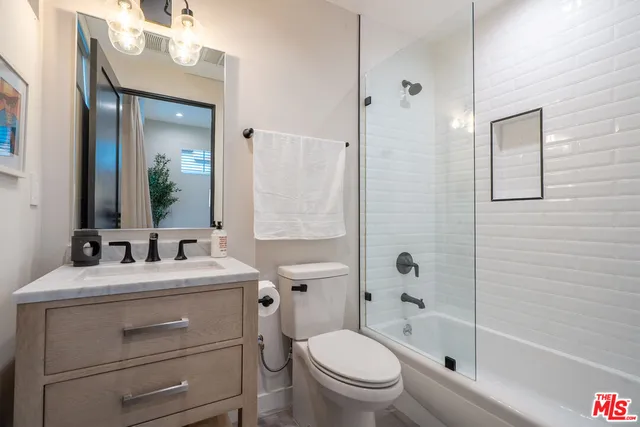 $1,495,000 | 4427 North Studio Place, Studio City, CA 91602