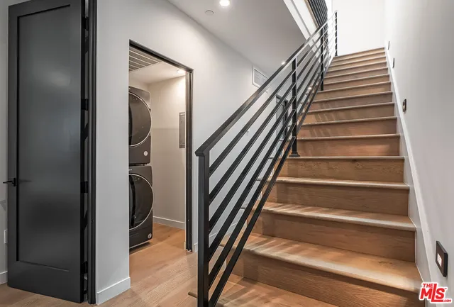 $1,495,000 | 4427 North Studio Place, Studio City, CA 91602