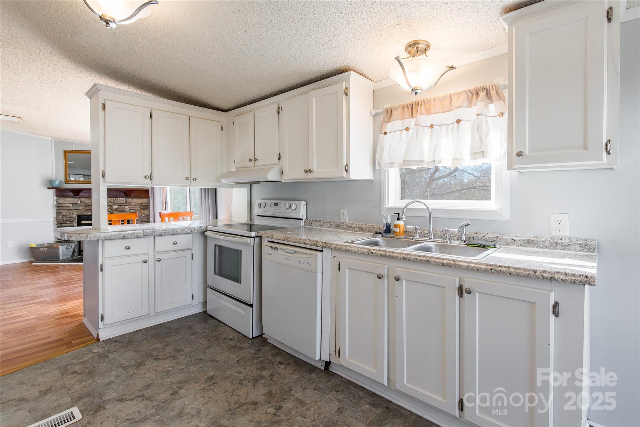 4085 Biggerstaff Road Maiden, NC 28650 - Photo 15 of 37