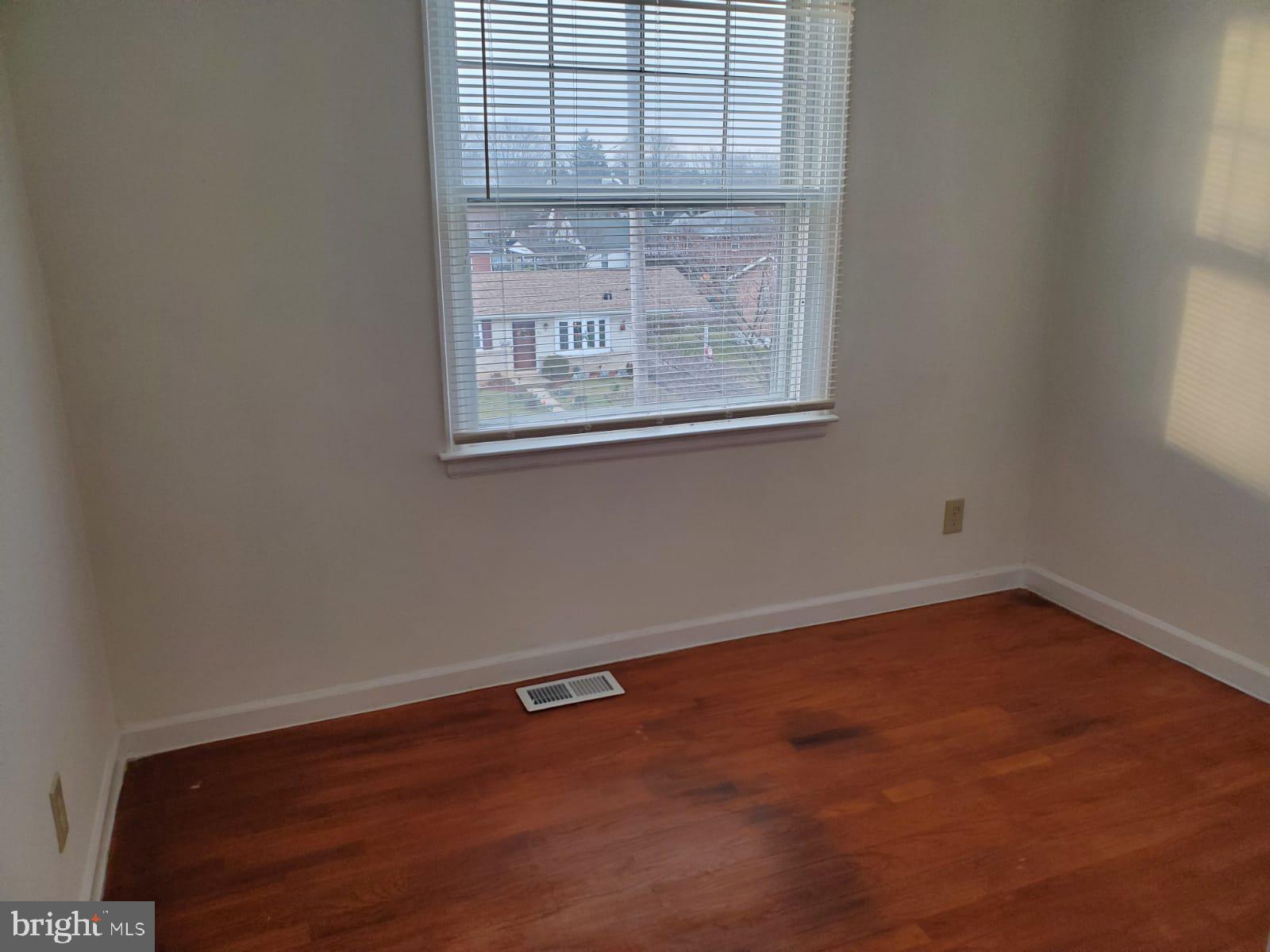 42 Wakefield Road Hagerstown, MD 21740 - Photo 13 of 22 BEDROOM 2