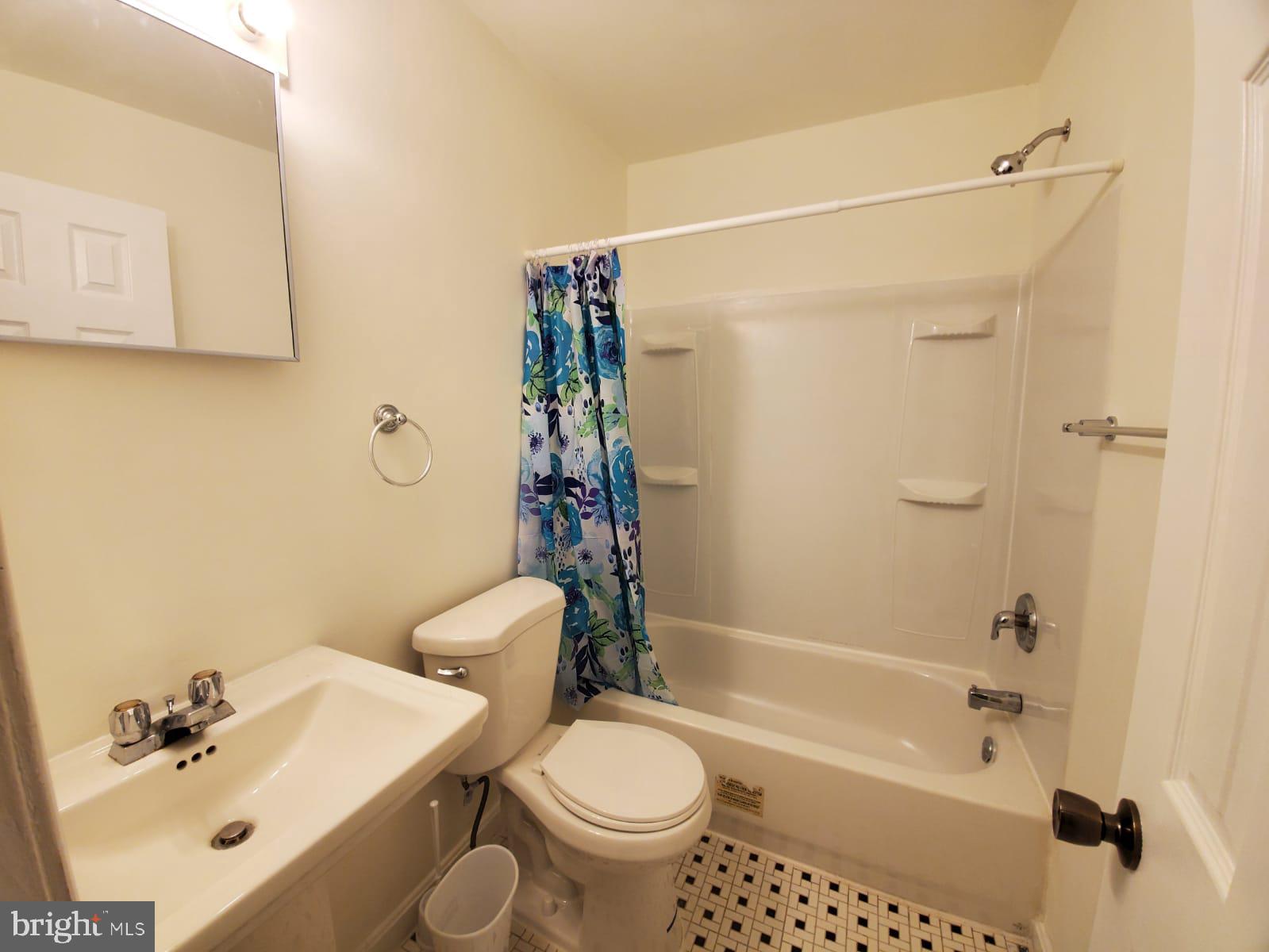 42 Wakefield Road Hagerstown, MD 21740 - Photo 17 of 22 FULL BATH