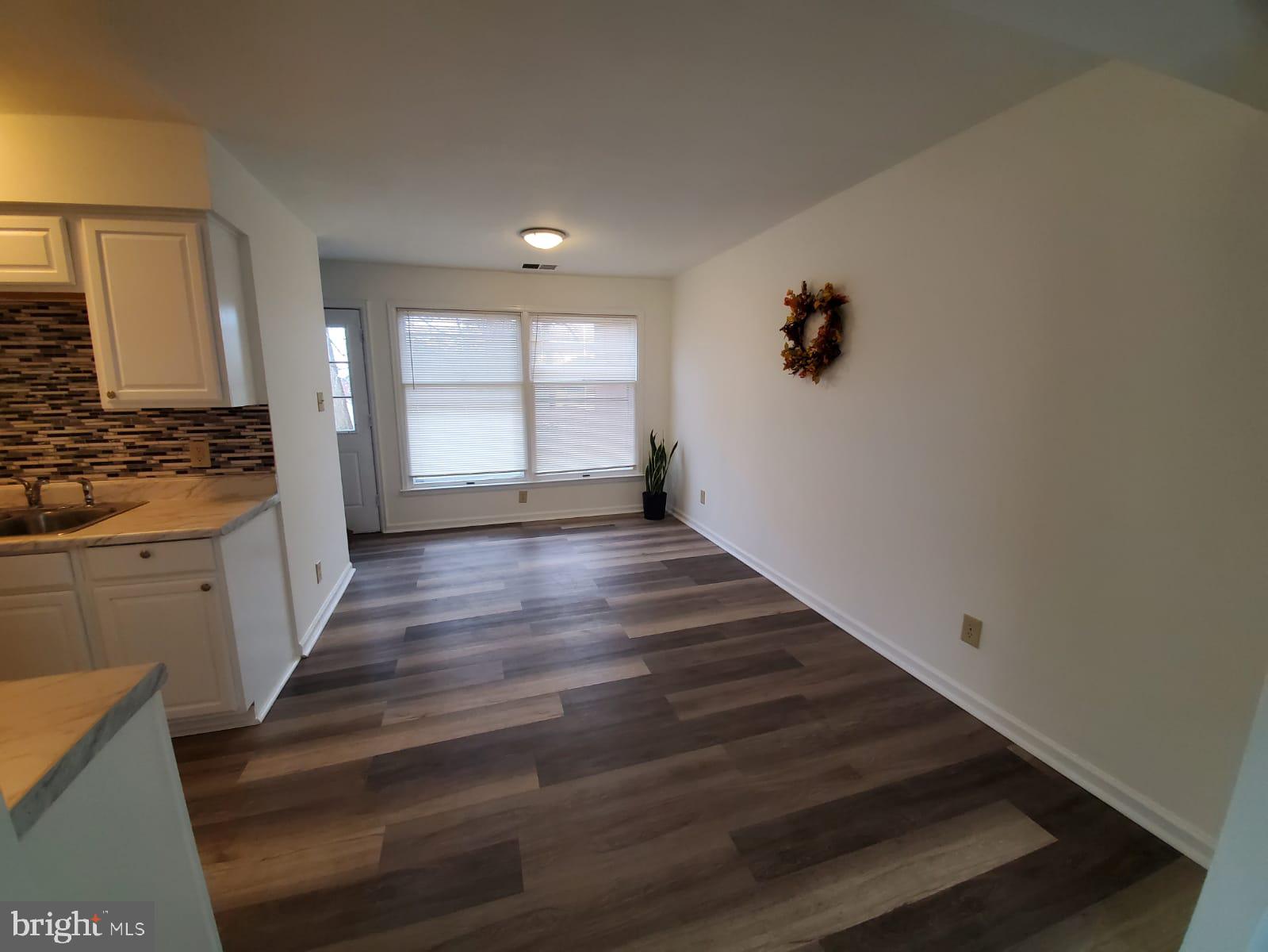 42 Wakefield Road Hagerstown, MD 21740 - Photo 4 of 22 DINING ROOM