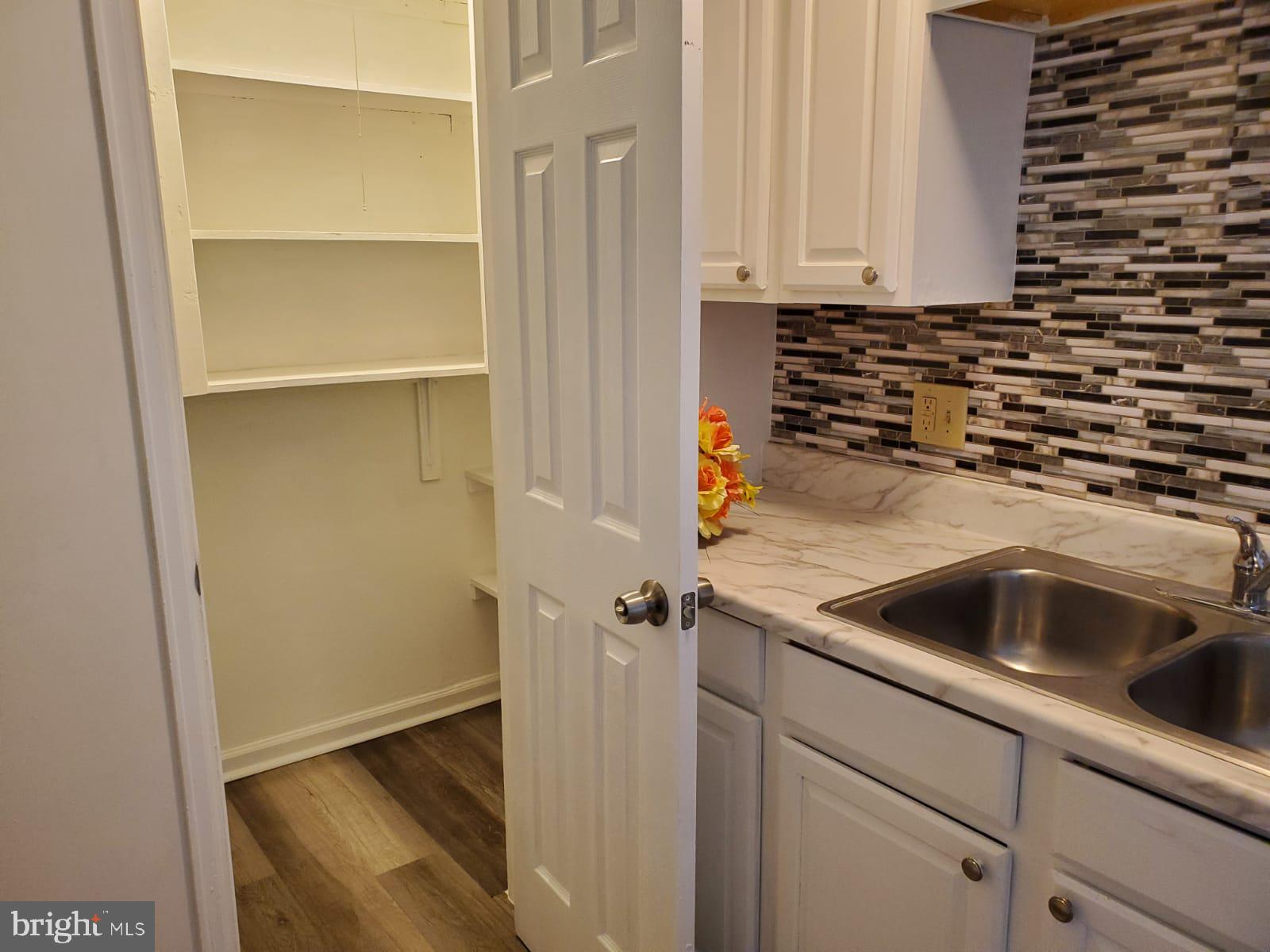 42 Wakefield Road Hagerstown, MD 21740 - Photo 8 of 22 PANTRY
