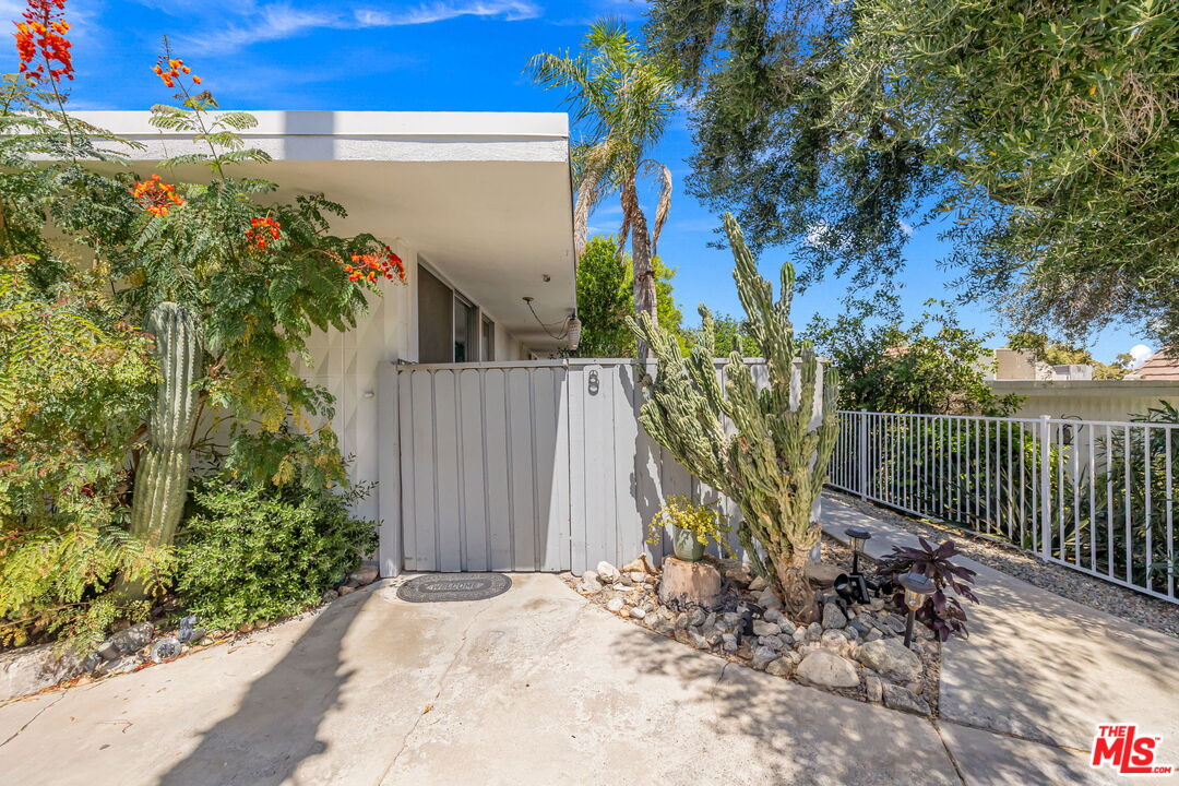 42356 Dunes View Road, Unit 8 Rancho Mirage, CA 92270 - Photo 5 of 20