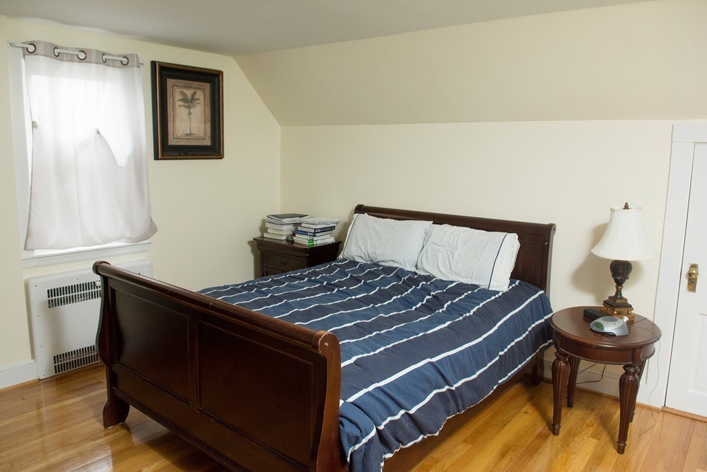 17 Hemlock Road Newton, MA 02464 - Photo 10 of 12 Gallery Image 10