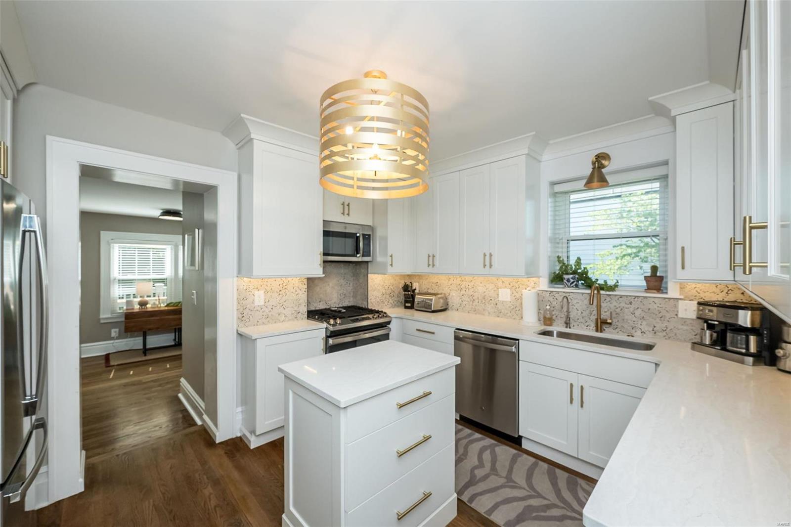 20 Waverton Drive Ladue, MO 63124 - Photo 15 of 36