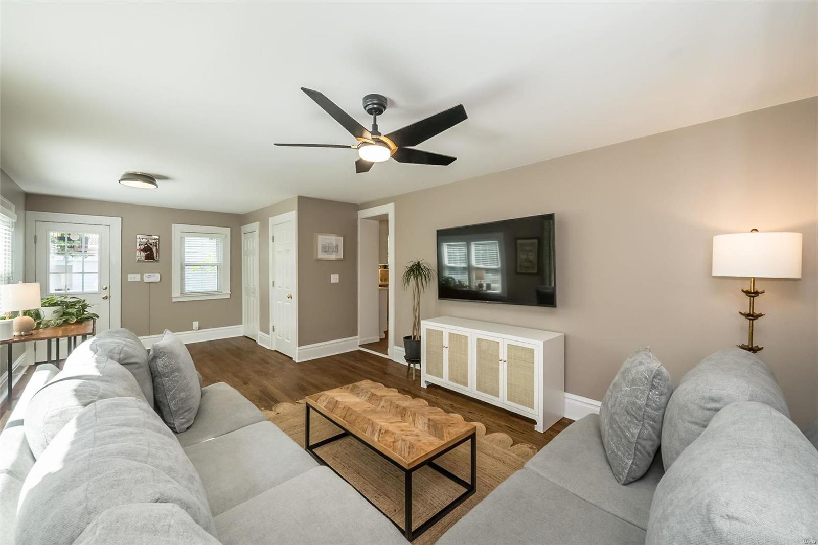 20 Waverton Drive Ladue, MO 63124 - Photo 17 of 36