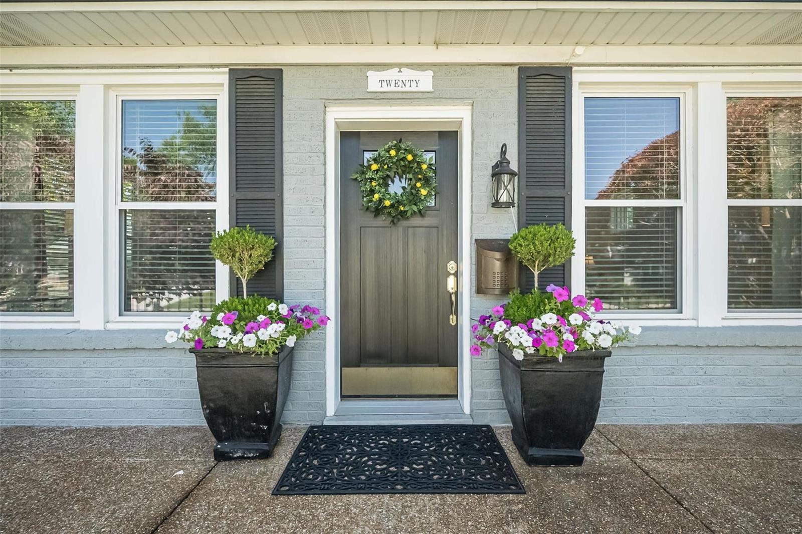 20 Waverton Drive Ladue, MO 63124 - Photo 3 of 36