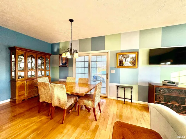 $359,900 | 109 Adele Court, Jacksonville, IL 62650