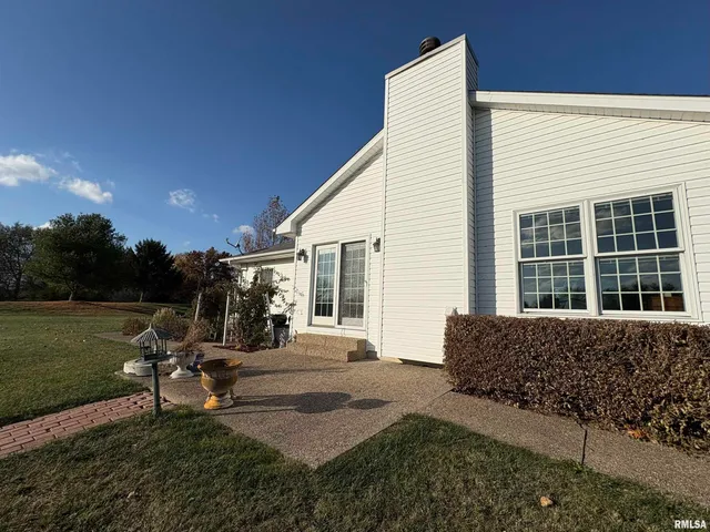 $359,900 | 109 Adele Court, Jacksonville, IL 62650