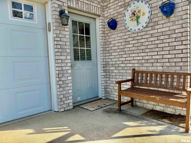 $359,900 | 109 Adele Court, Jacksonville, IL 62650