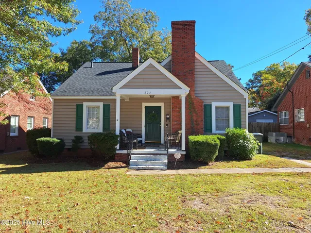 $2,250 | 203 Lewis Street, Greenville, NC 27858