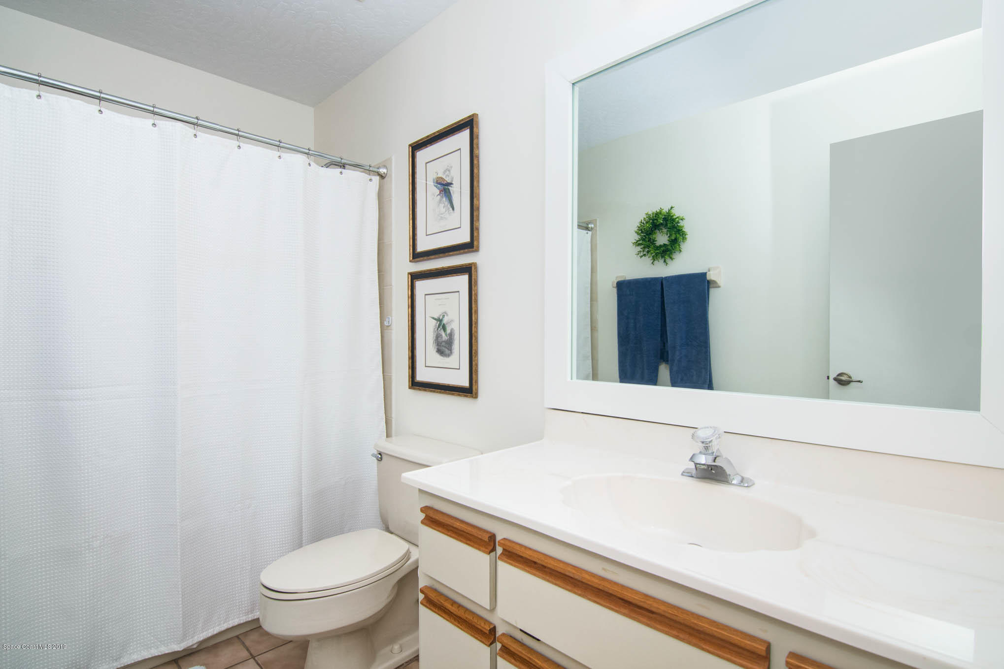 910 Ridge Lake Drive Melbourne, FL 32940 - Photo 22 of 36 Hallway Bathroom