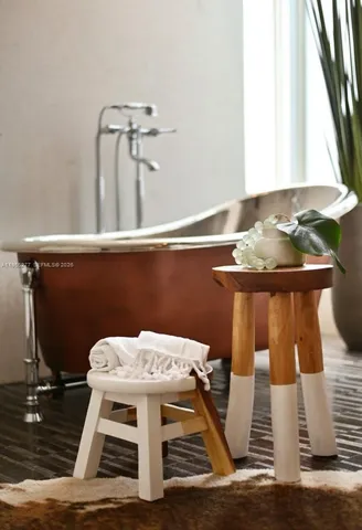 $2,175,000 | 6114 Paradise Point Drive, Palmetto Bay, FL 33157