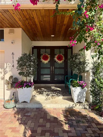 a view of a interior of the house