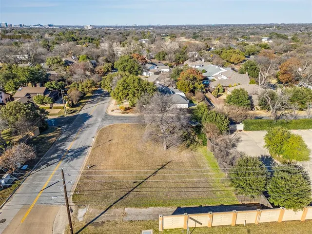 $322,000 | 6302 Clubhouse Circle, Dallas, TX 75240