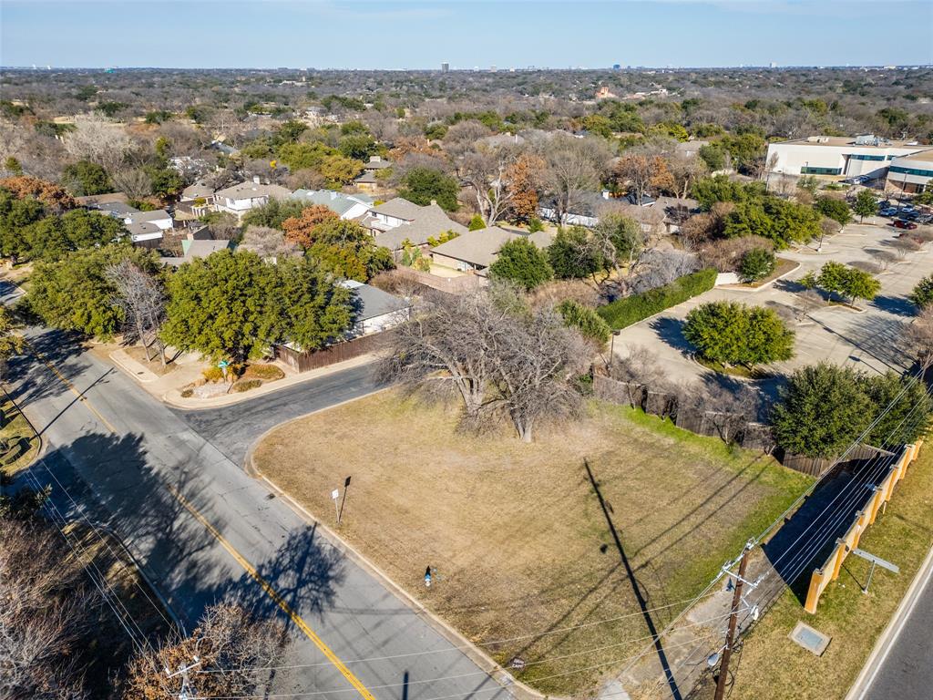 6302 Clubhouse Circle Dallas, TX 75240 - Photo 2 of 11