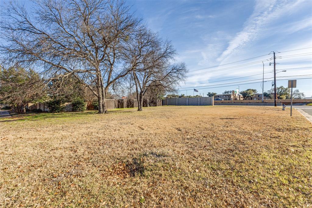 6302 Clubhouse Circle Dallas, TX 75240 - Photo 7 of 11