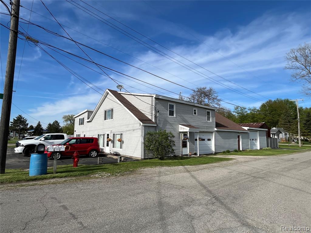 12660 Grafton Road Carleton, MI 48117 - Photo 22 of 97