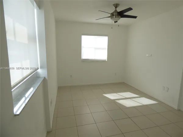 $2,990 | 185 Southeast 14th Terrace, Unit 2504, Miami, FL 33131