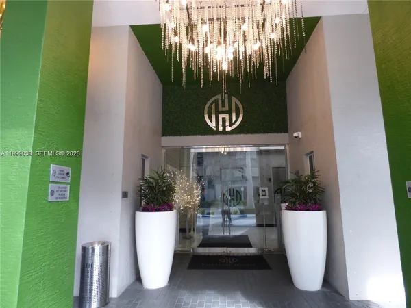 $2,990 | 185 Southeast 14th Terrace, Unit 2504, Miami, FL 33131