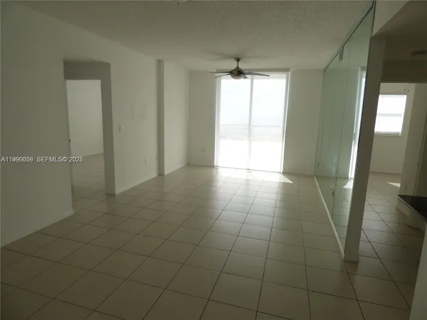 $2,990 | 185 Southeast 14th Terrace, Unit 2504, Miami, FL 33131