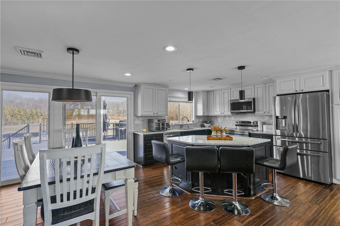 1275 Seven Mile Road Cranston, RI 02831 - Photo 12 of 41