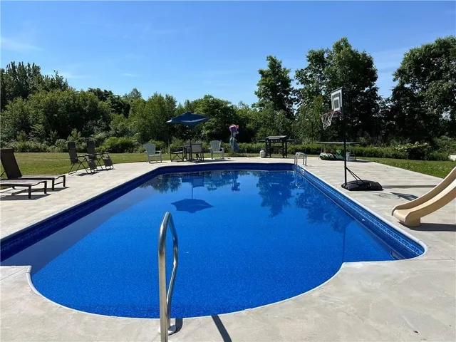 $699,000 | 1275 Seven Mile Road, Cranston, RI 02831