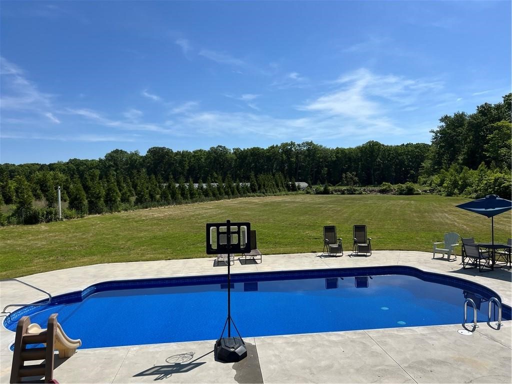 1275 Seven Mile Road Cranston, RI 02831 - Photo 8 of 41