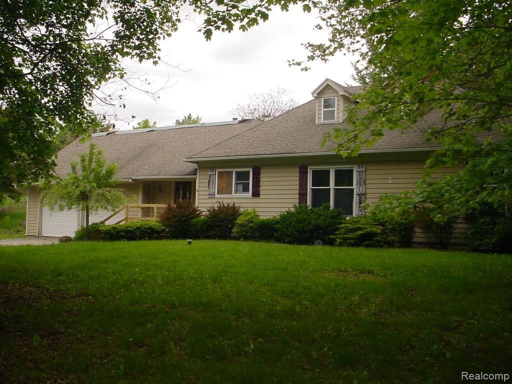 7400 Holcomb Road Clarkston, MI 48346 - Photo 1 of 19